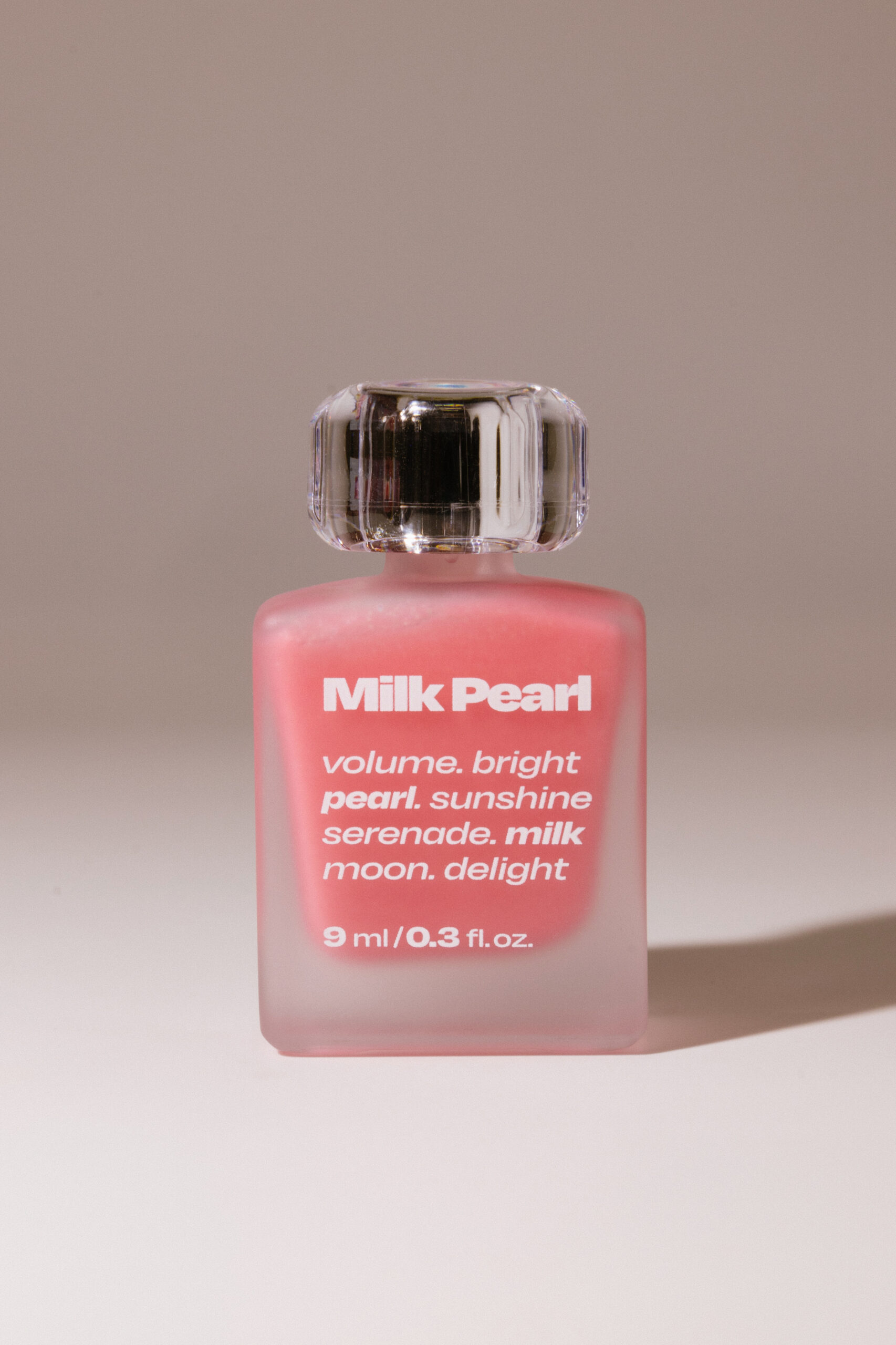 

Молочно-жемчужный блеск для губ alternative stereo Lip Potion Milk Pearl Gloss [02 Pink Moon] 9ml