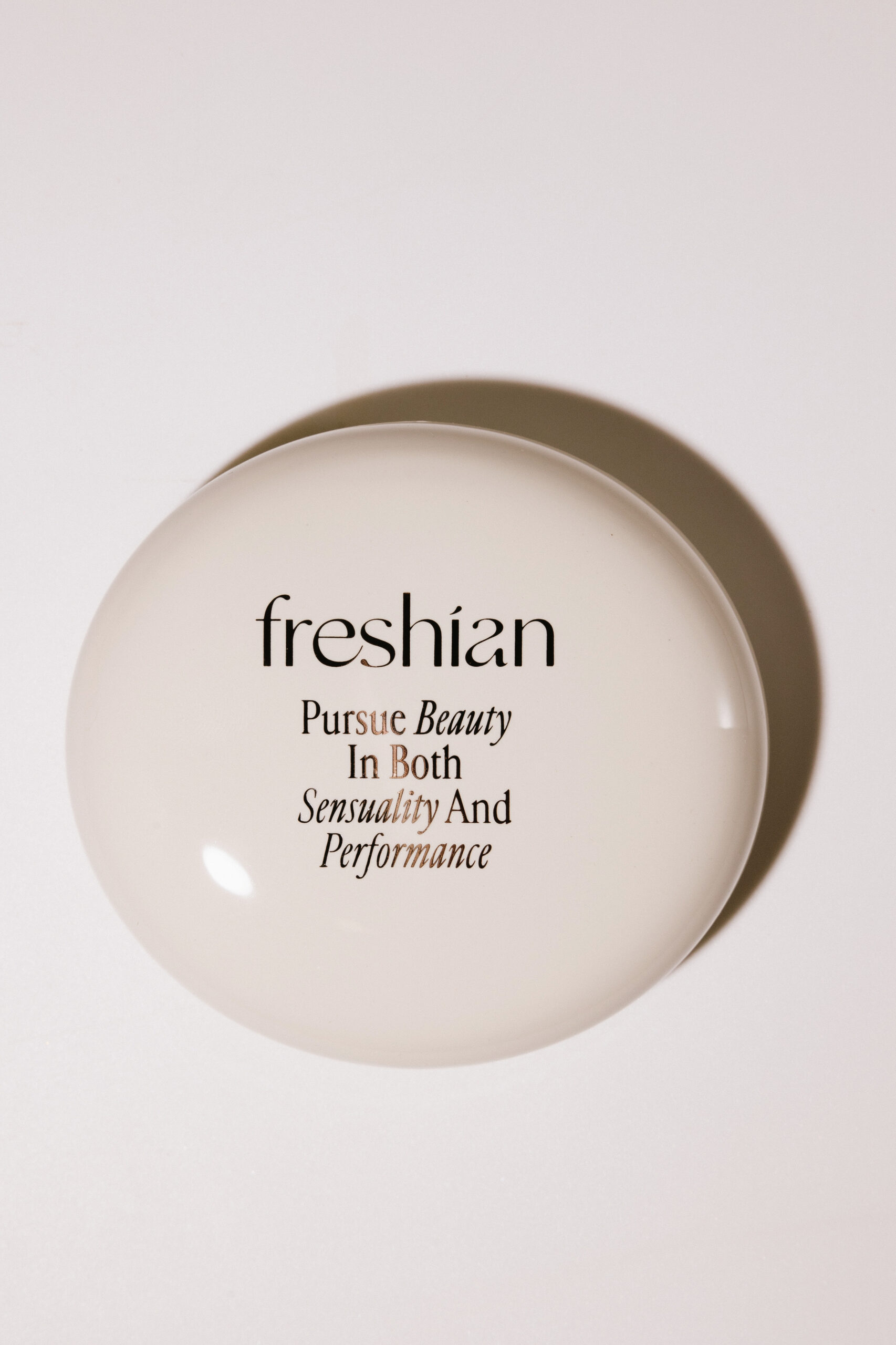 Кушон с невесомым покрытием Freshian Egg Like Cushion Vegan №201 SPF35/PA++ 12g