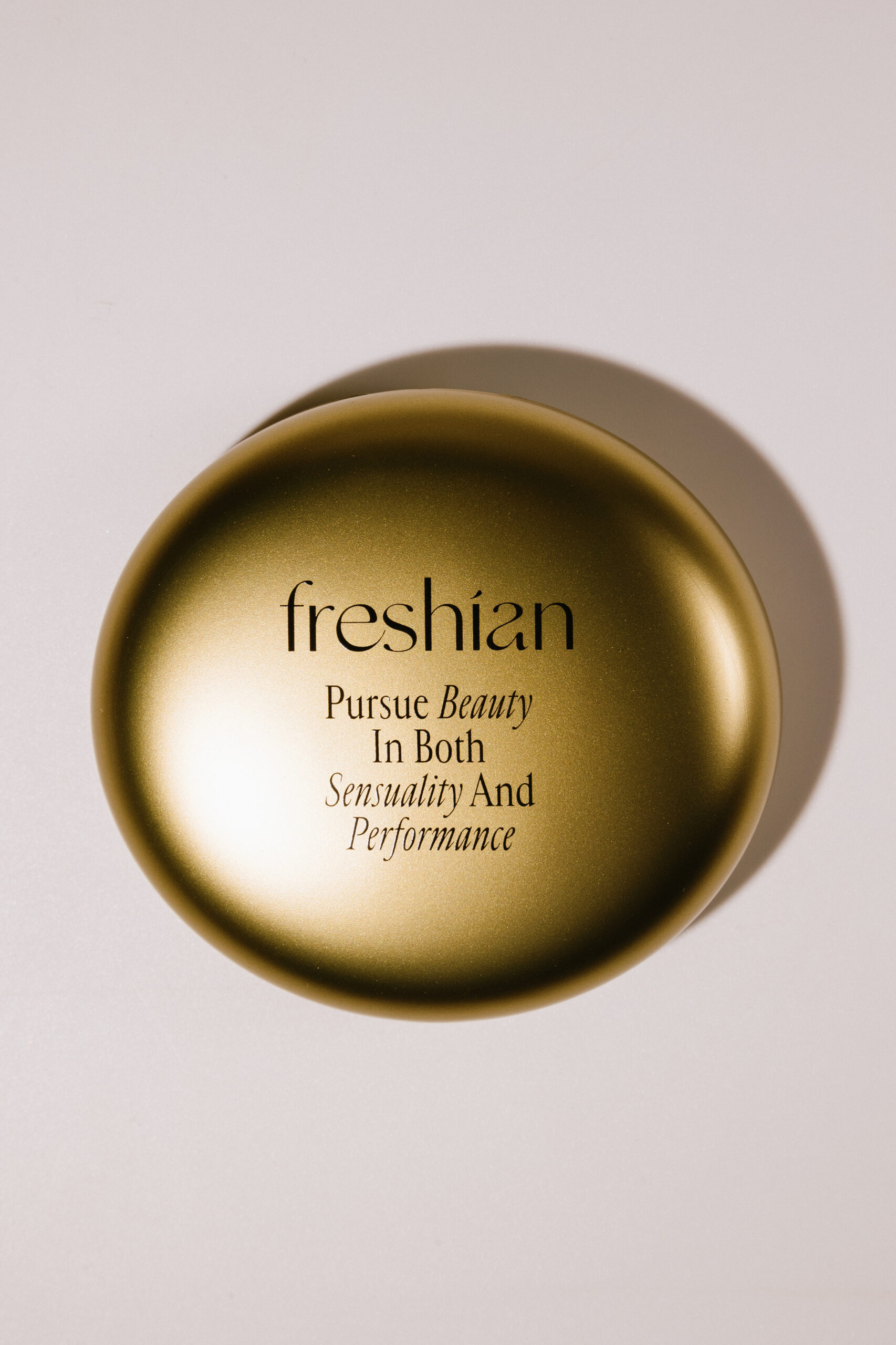 Кушон с невесомым матовым финишем Freshian Egg Like Cover Cushion Vegan №201 SPF35/PA++ 12g