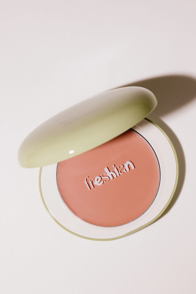 Нежные кремовые румяна Freshian Egg Like Cream Blush Vegan [03 Healthy Smile] 6,5g