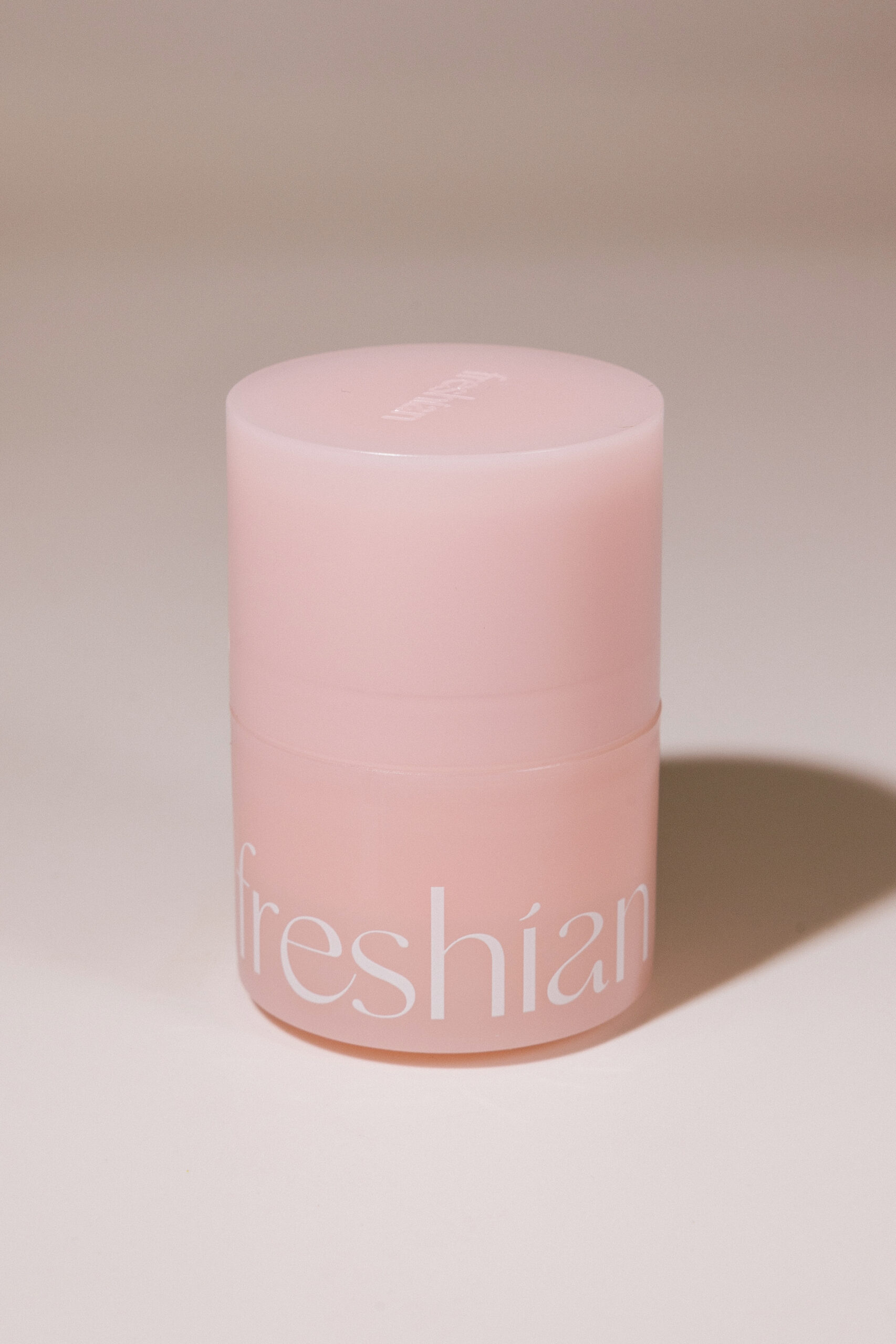 

Супер питательный бальзам для губ Freshian Vita Ampoule Lipcerin [03 Bunny] 15ml