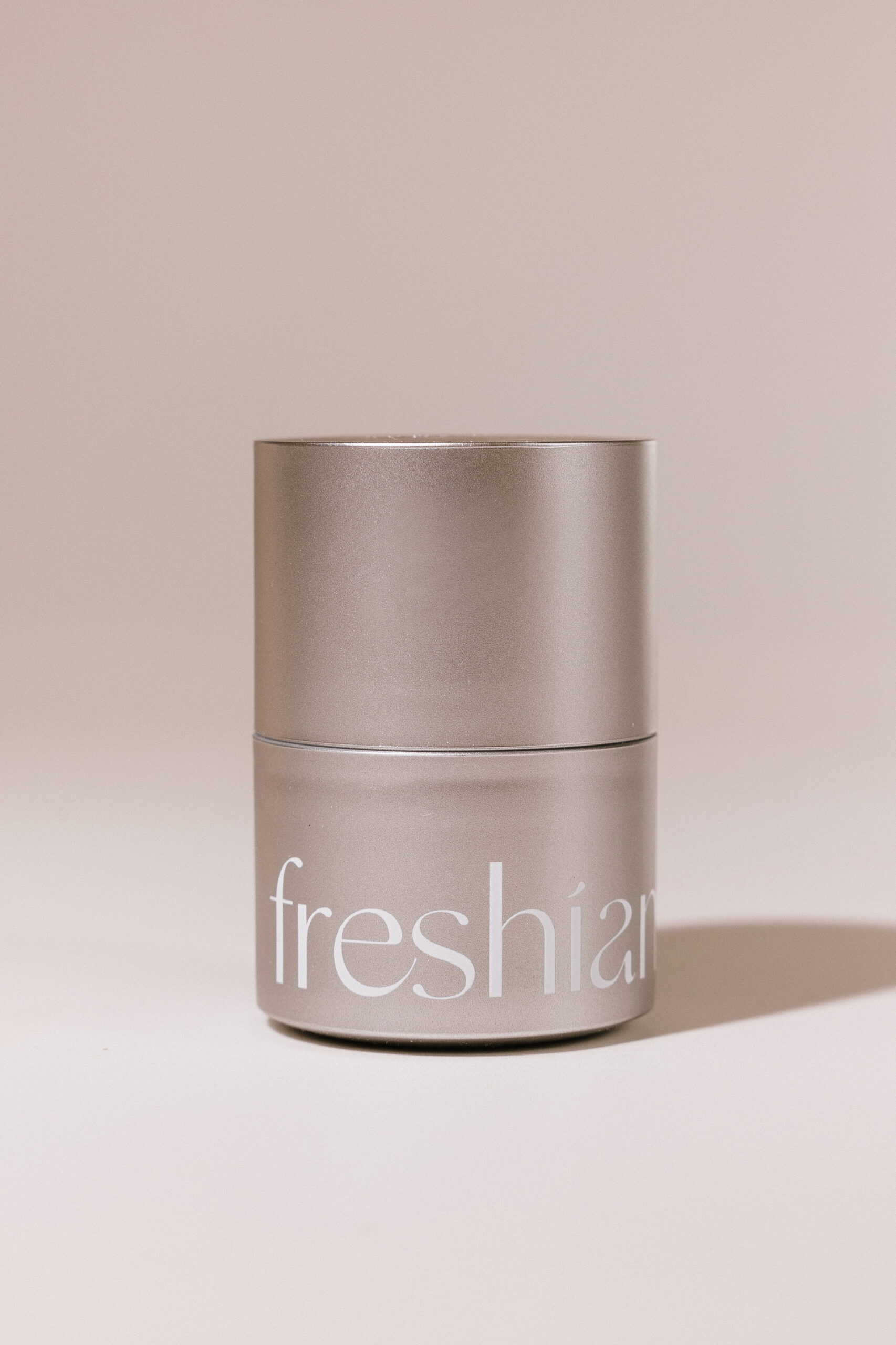

Супер питательный бальзам для губ Freshian Vita Ampoule Lipcerin [02 Tinted] 15ml