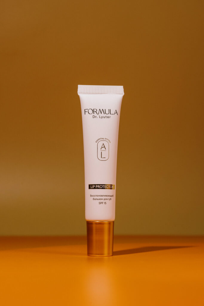 Восстанавливающий бальзам для губ FORMULA Dr. Lyuter Repart Lip Protector SPF15 15ml