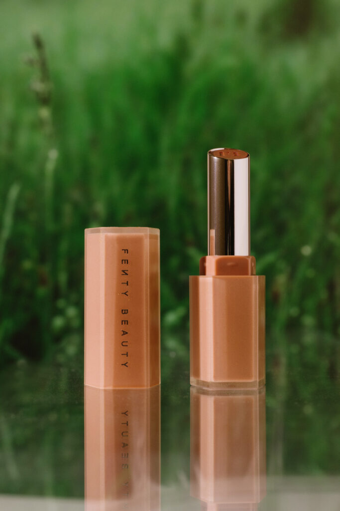 Мерцающий стик для губ Fenty Beauty Gloss Bomb Stix High-Shine Gloss Stick [Fenty Glow] 3,6g