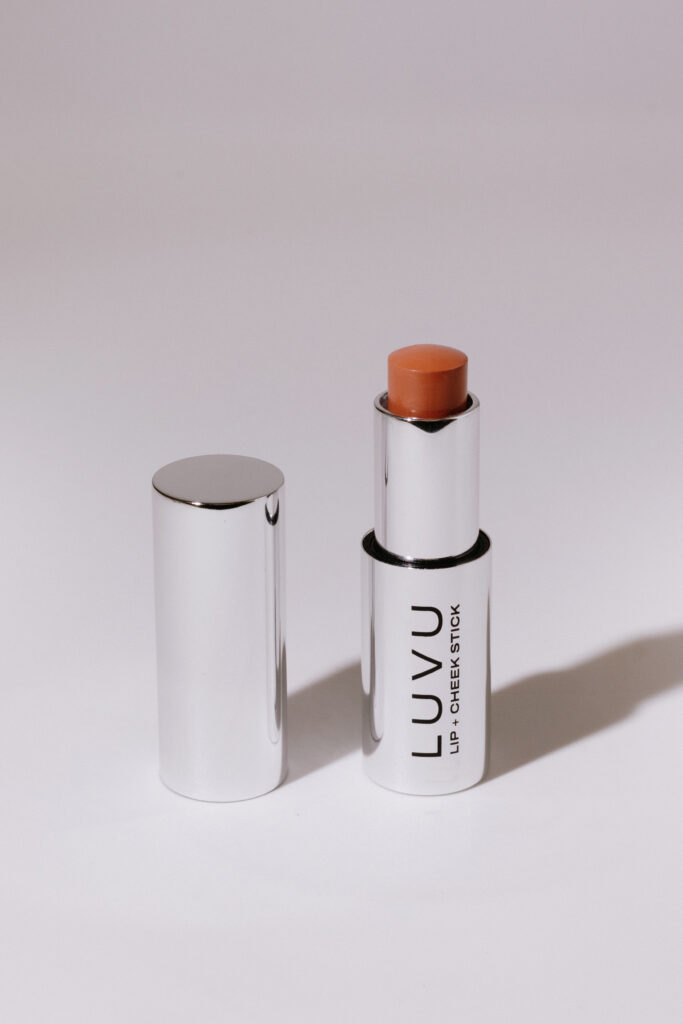 Многофункциональный стик для губ и щек LUVU Lip + Cheek Stick Never Shy 4,8g