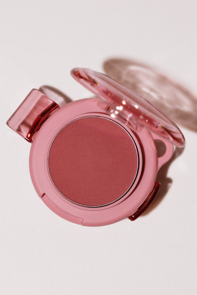 Нежная пудра для макияжа губ и щек Amuse Powder Lip&Cheek [07 Rose Girl] 4g