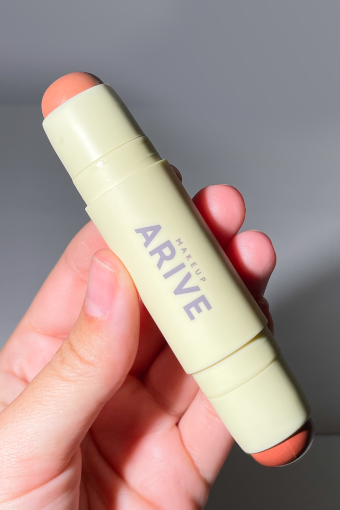 Двойные румяна в стике Arive makeup Duo Blush Stick Soft Matte&Dewy [01 Warm Neutral] 10,8g