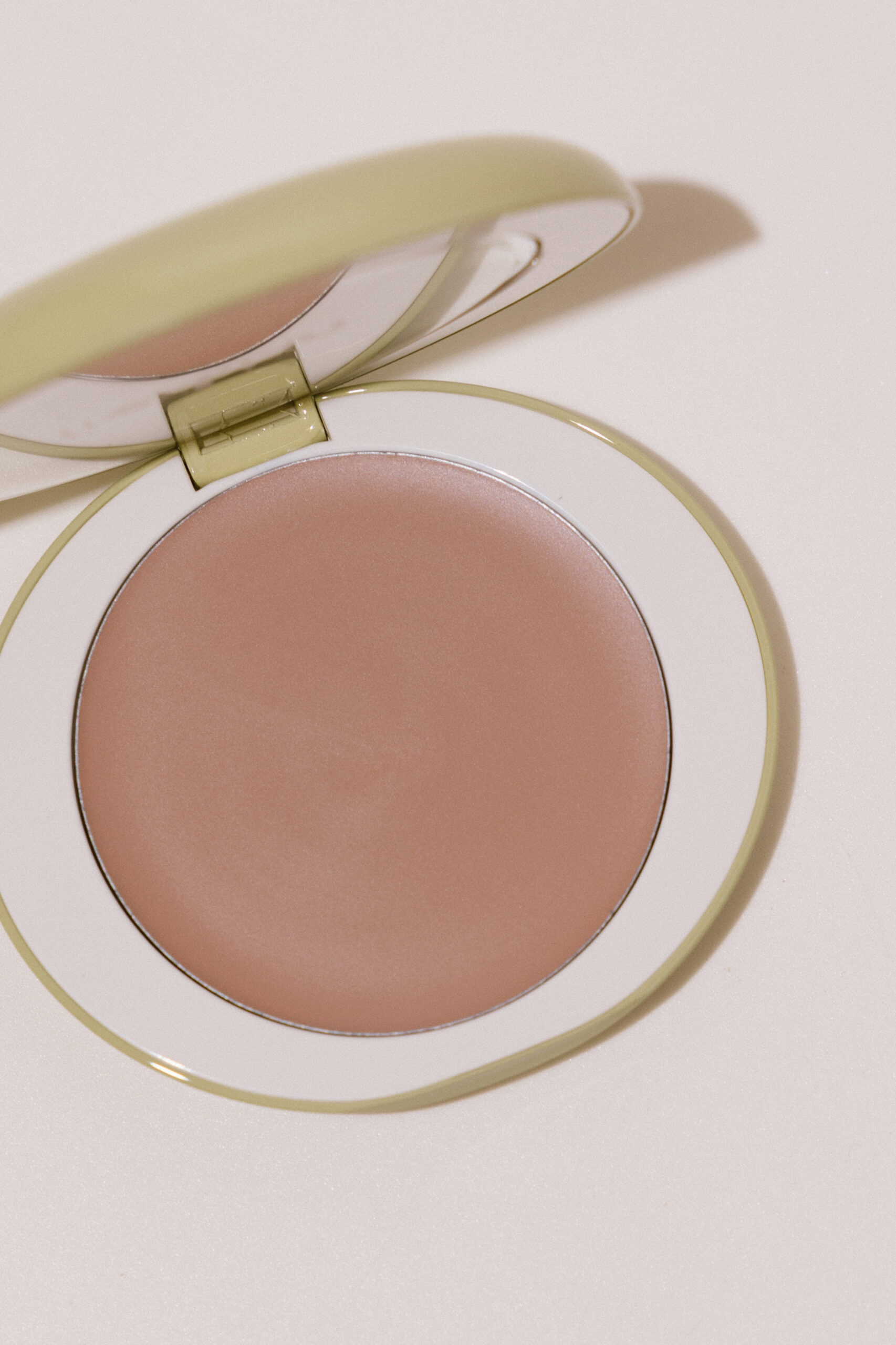 

Нежные кремовые румяна Freshian Egg Like Cream Blush Vegan [07 Milky Mocha] 6,5g
