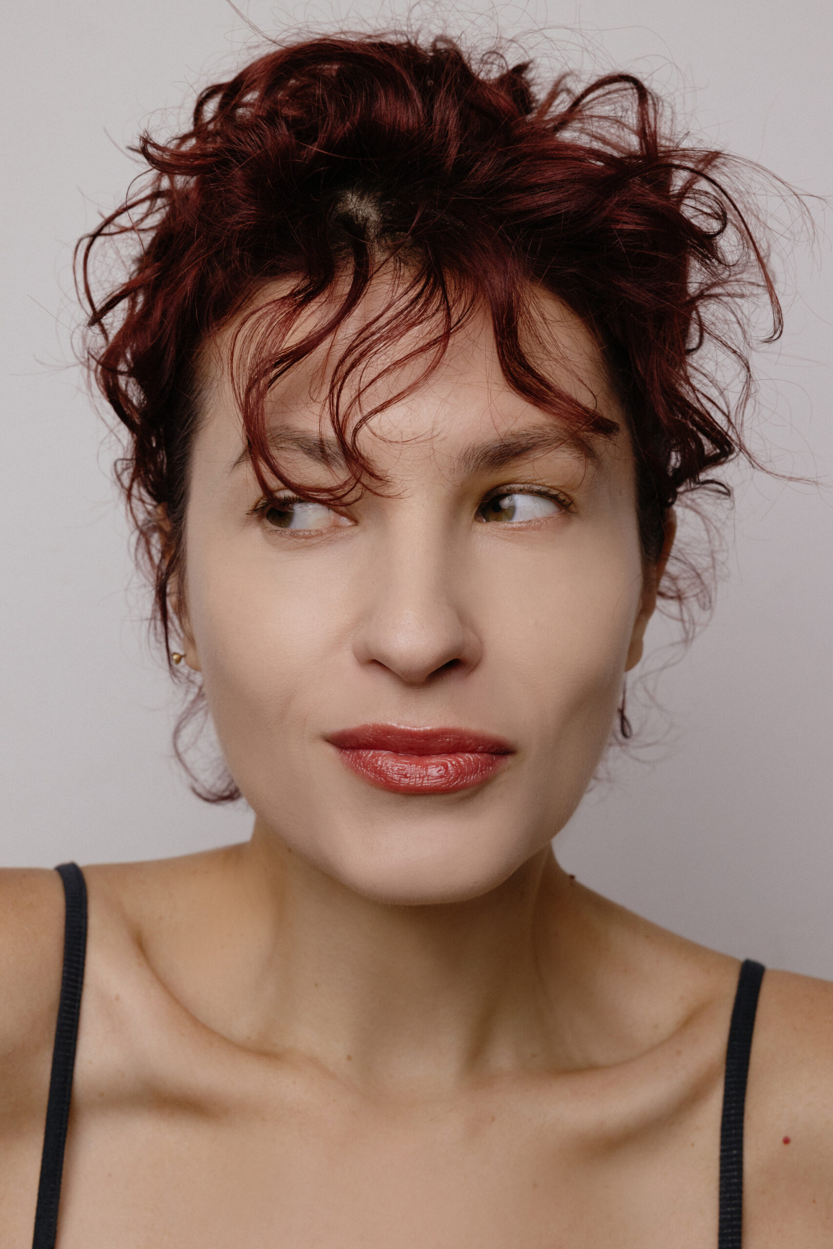 Сияющий и стойкий тинт для губ в тревел формате BRAYE Scene Stealer Thin Glow Tint Mini [07 Maudlin], 2,2g