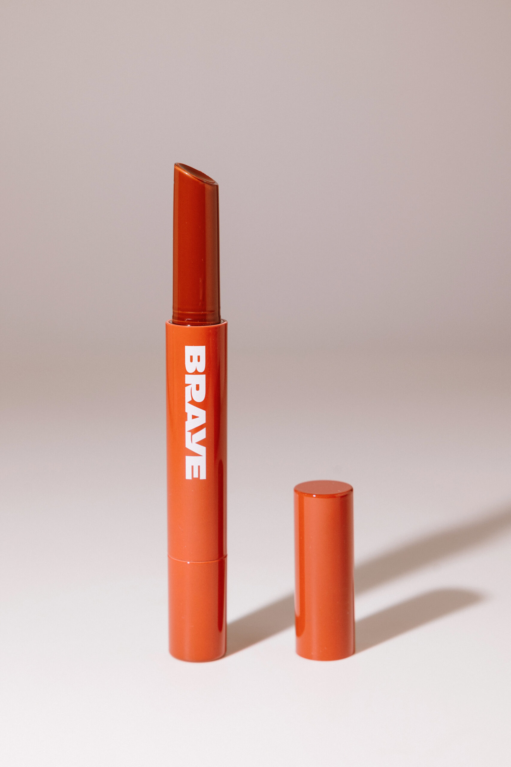 

Тающий бальзам для губ BRAYE Melting Lipsweet [06 Dusk Rose] 1,6g