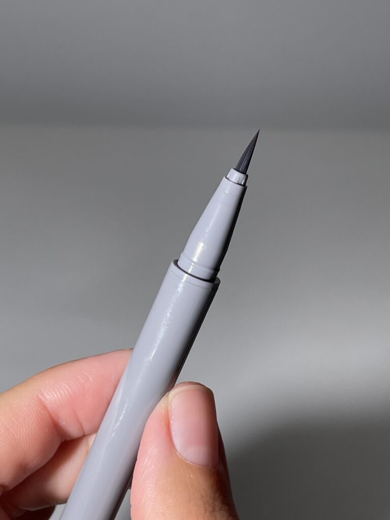 Подводка для бровей Arive Makeup Eyebrow Pen [04 Neutral Brown] 0,55ml