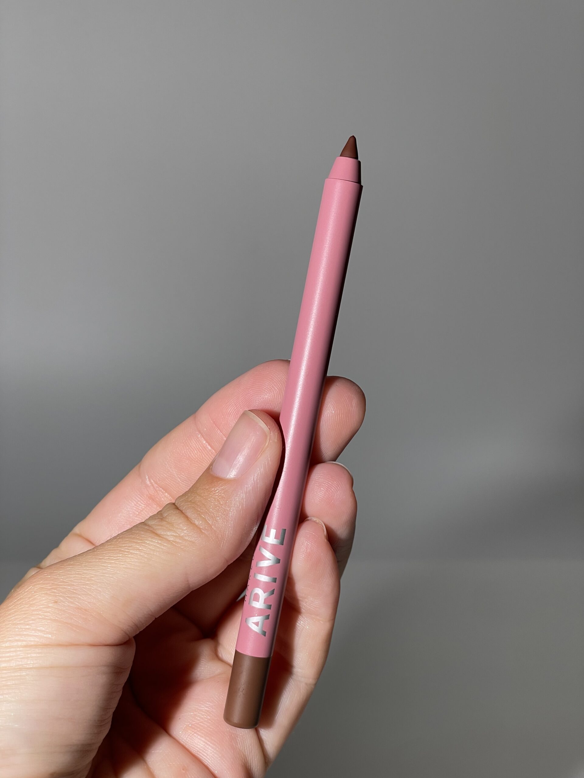 

Стойкий карандаш для губ Arive makeup Long Lasting Lip Pencil [10 Ground Coffee] 1,4g