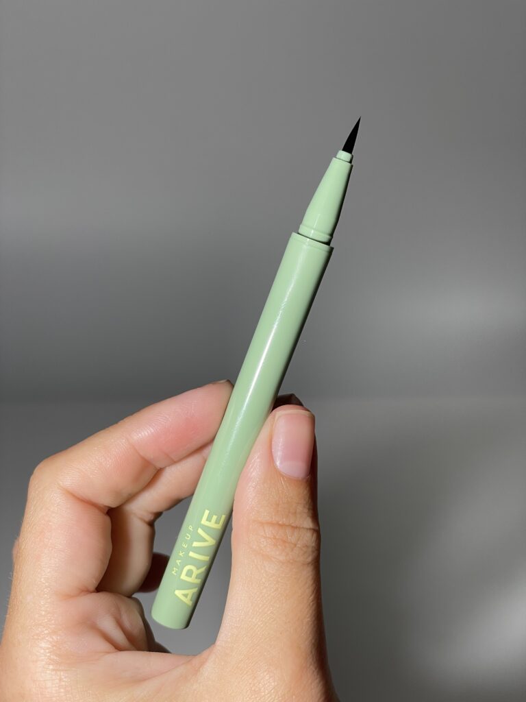 Подводка для глаз Arive makeup Eyeliner Pen [01 Black] 0,55ml
