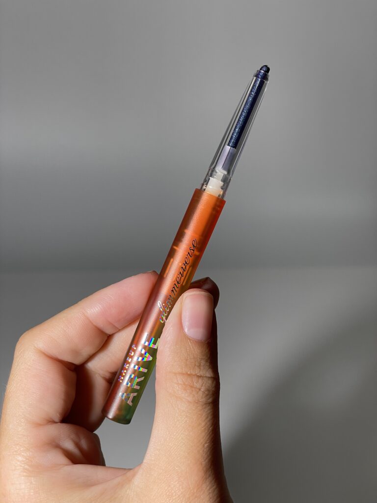 Стойкий карандаш-хамелеон для глаз Arive makeup Glimmerverse Fairy Wand Multichrome Eye [05 Purple Rush] 0,2g