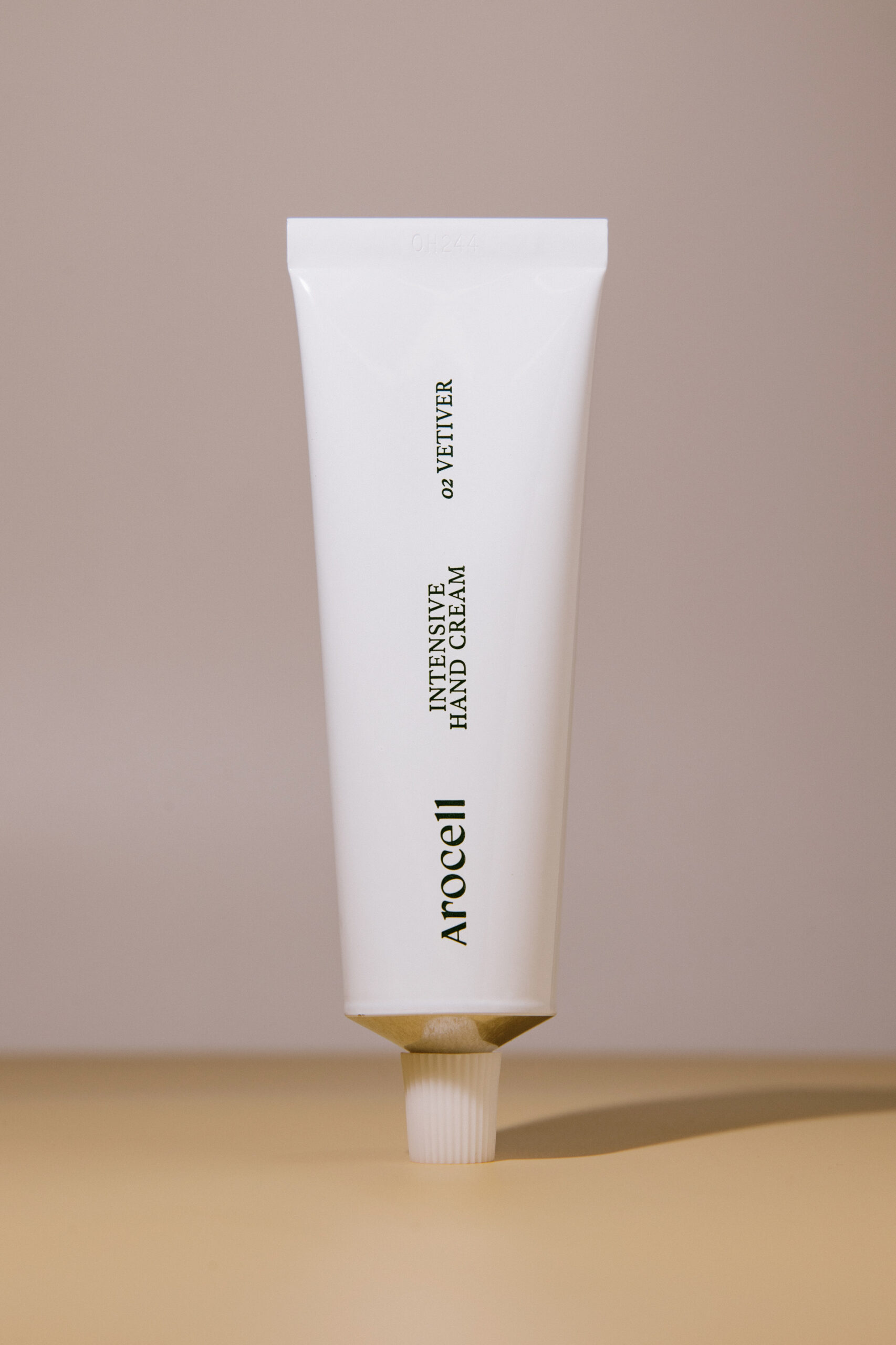 

Омолаживающий крем для рук Arocell Intensive Hand Cream [02 Vetiver] 50ml