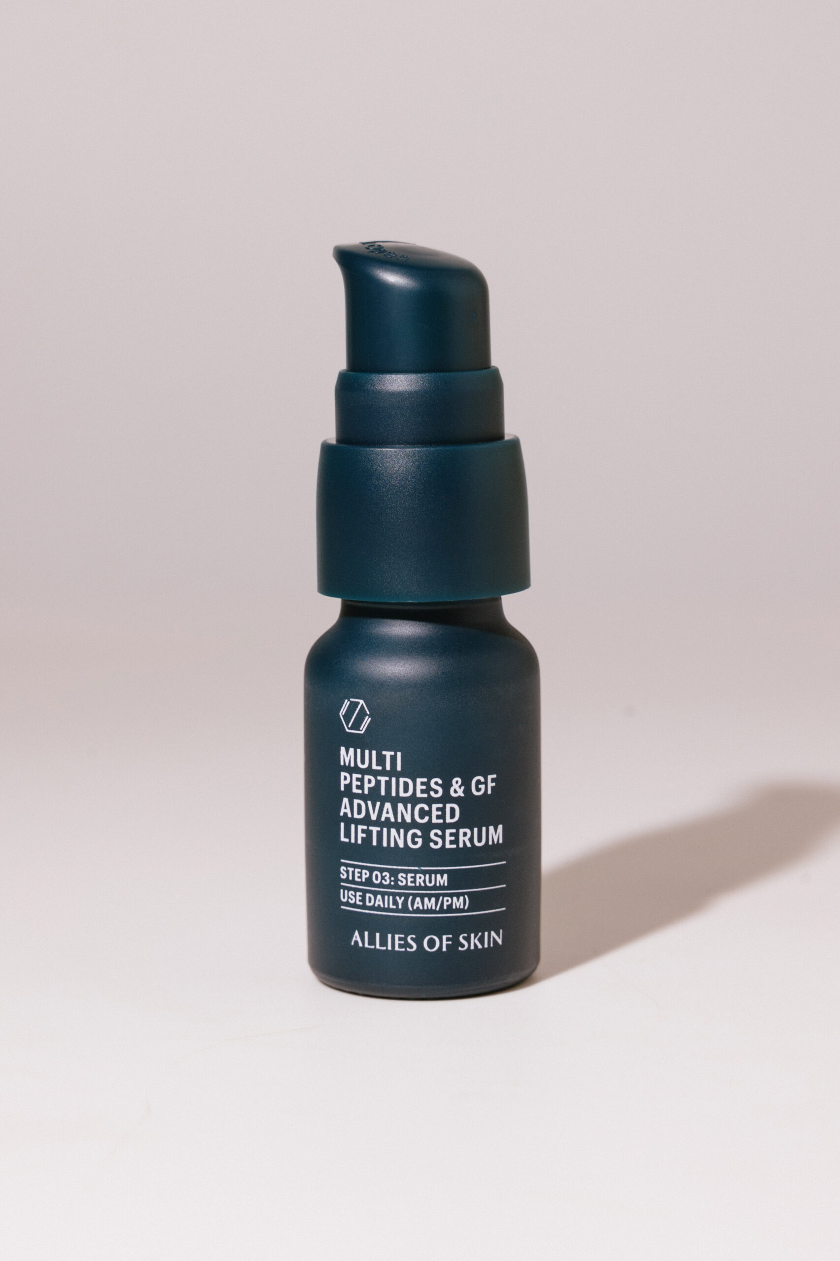 

Разглаживающая мультипептидная сыворотка с фактором роста ALLIES OF SKIN Multi Peptides & GF Advanced Lifting Serum 7ml