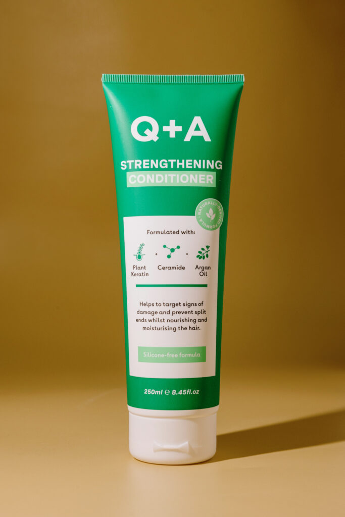 Укрепляющий кондиционер для волос Q+A Strengthening Conditioner 250ml