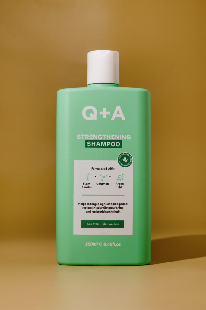 Укрепляющий шампунь для волос Q+A Strengthening Shampoo 250ml