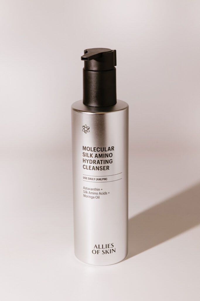Очищающий гель с аминокислотами шелка ALLIES OF SKIN Molecular Silk Amino Hydrating Cleanser 250ml